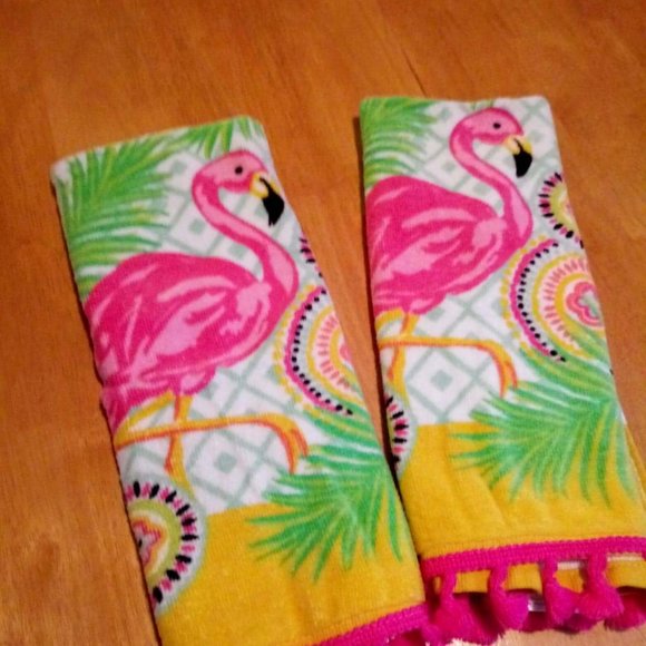 NWOT set of 2 flamigo hand towels - Picture 2 of 4